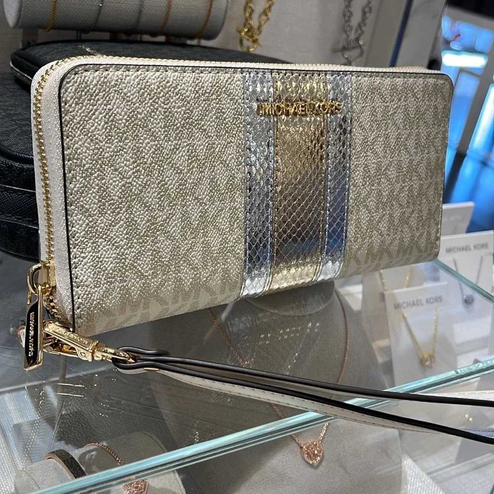 Michael Kors Jet Set Travel Large Signature Logo and Metallic Continental Wallet
